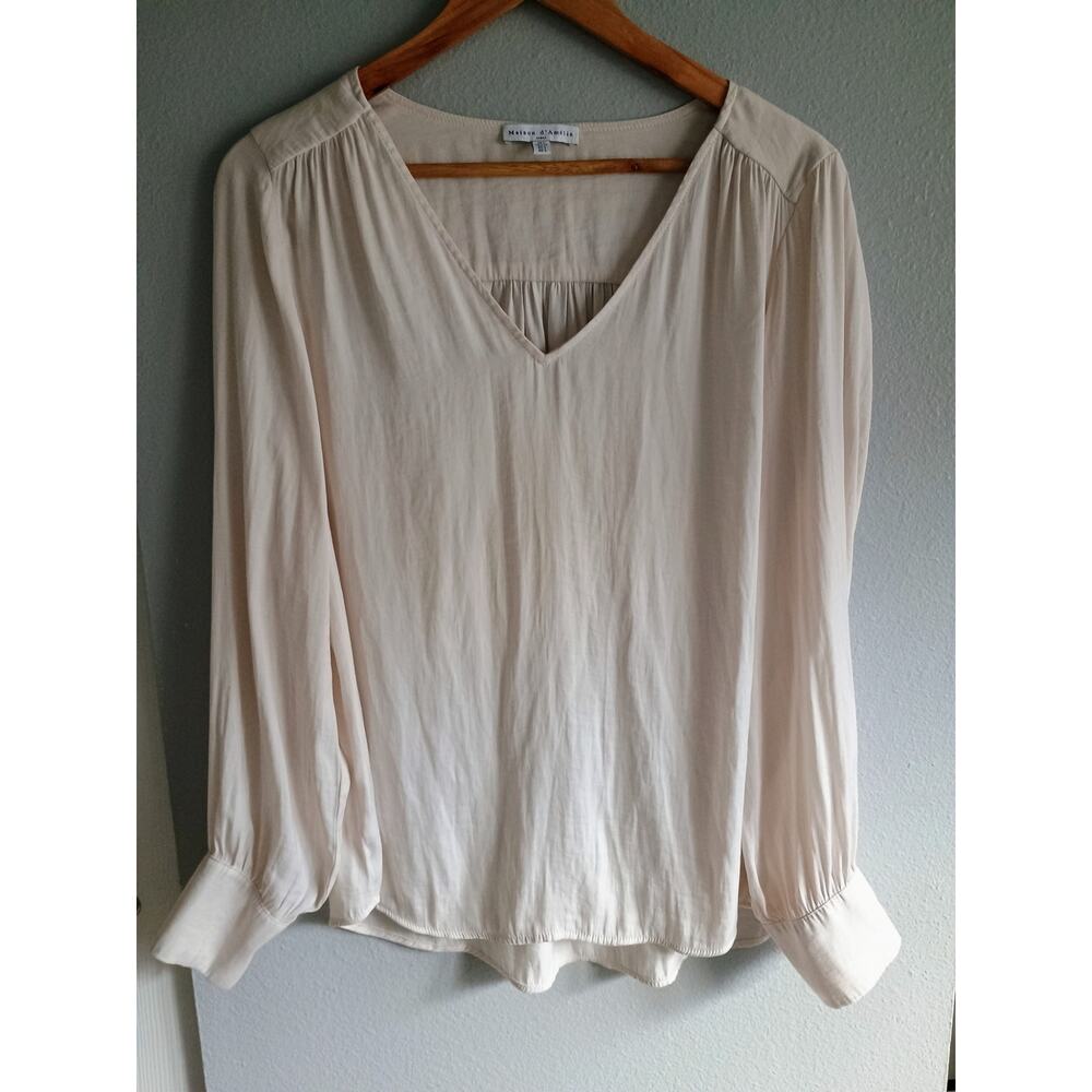 Maison D'Amelie Dainty Parisian French Girl blouse smocked cuffs quiet Luxury L